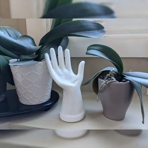 Ceramic white hand jewelry holder